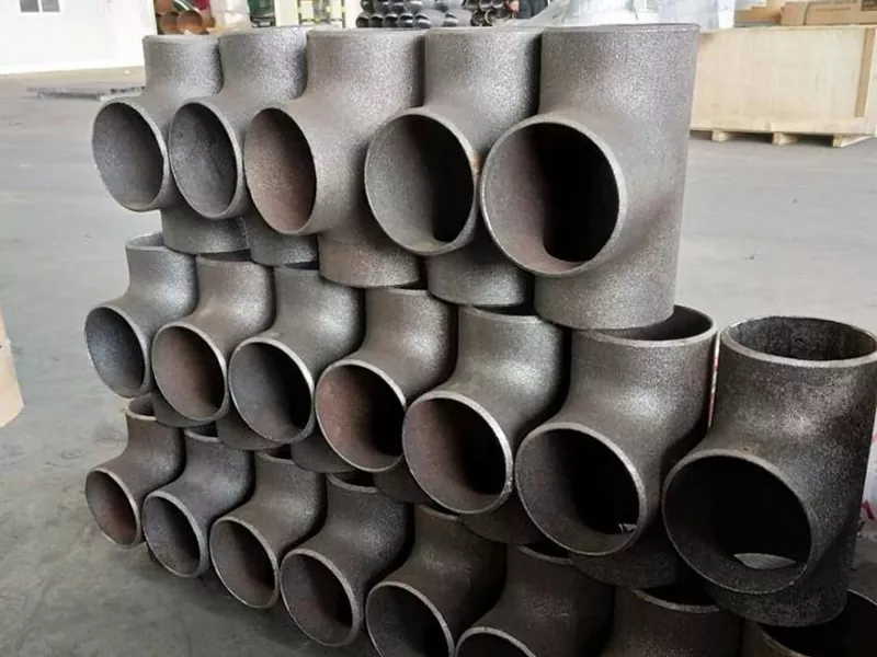 Что такое тройник с решеткой и почему он необходим для систем очистки трубопроводов?